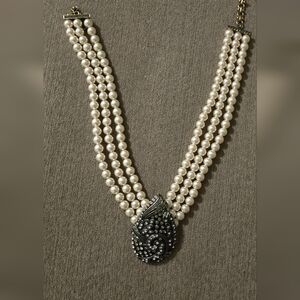 Heidi Daus vintage Pearl choker Necklace with  Pendant